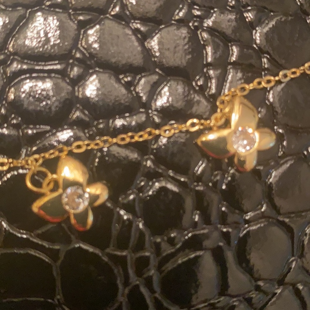 Necklace - Picture 2 of 2